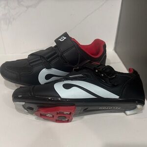 Peleton Shoes size 40